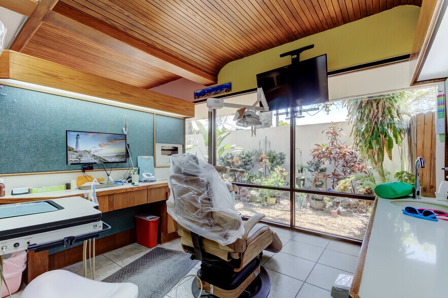 More Photos Of 7603 Seminole Blvd, Seminole Medical For Sale