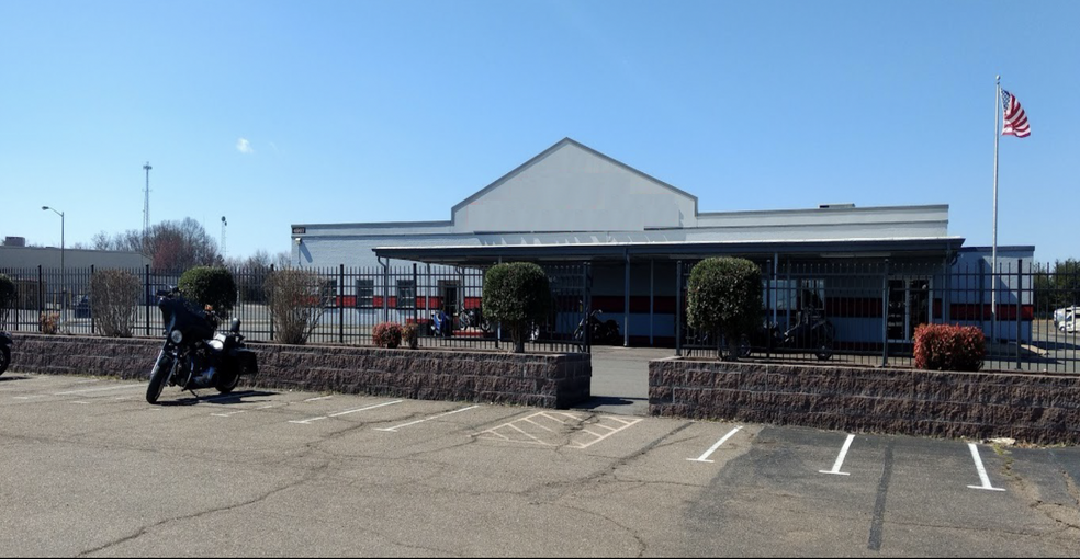 Primary Photo Of 10802 Patriot Hwy, Fredericksburg Auto Dealership For Lease