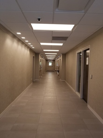 More Photos Of 7366 N Lincoln Ave, Lincolnwood Office For Lease