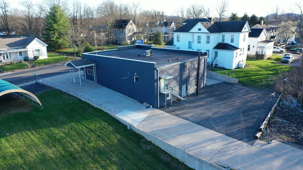 More Photos Of 325 W Main St, Lebanon Office Residential For Sale