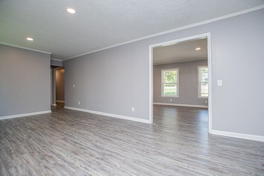 More Photos Of 2932 US-27, Buchanan Office For Sale