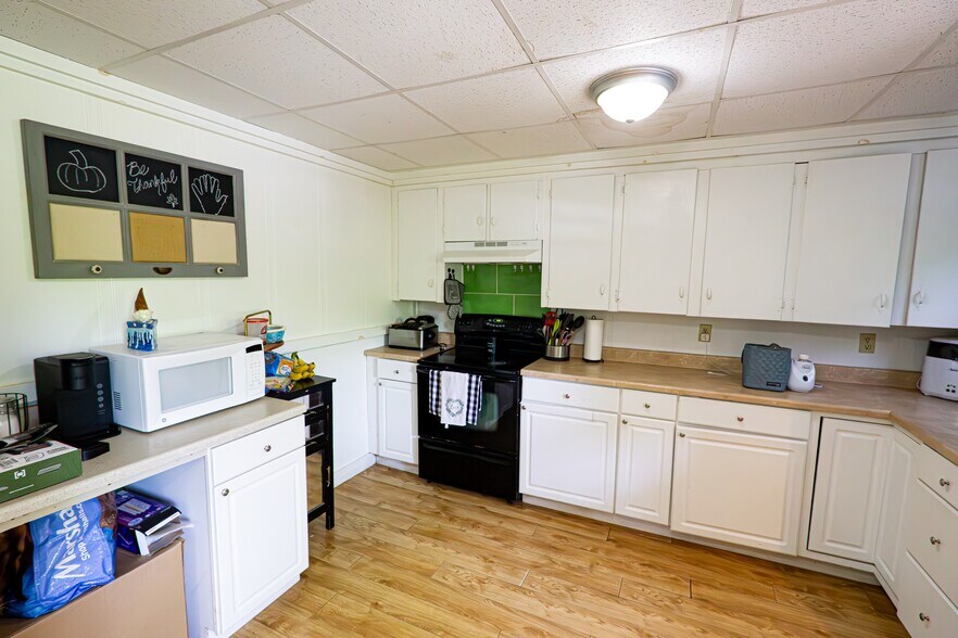 More Photos Of 16 Broad Ln, Au Sable Forks Apartments For Sale