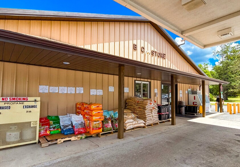 More Photos Of 1866 W Trask Lake Rd, Barton City Service Station For Sale