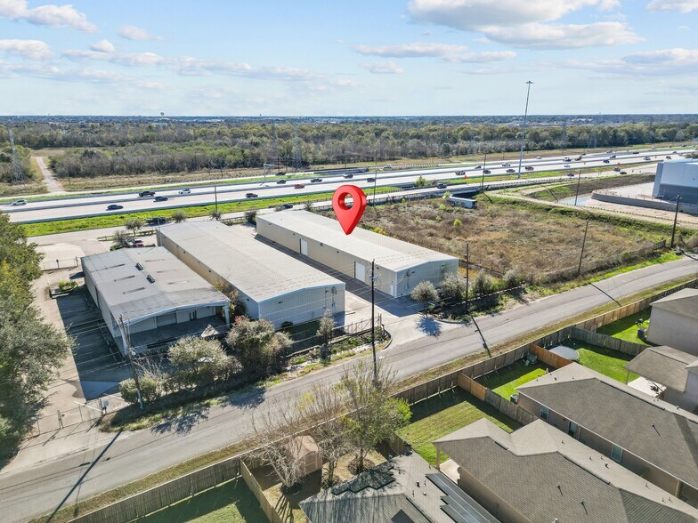 More Photos Of 8051 S Sam Houston Pky, Houston Warehouse For Lease