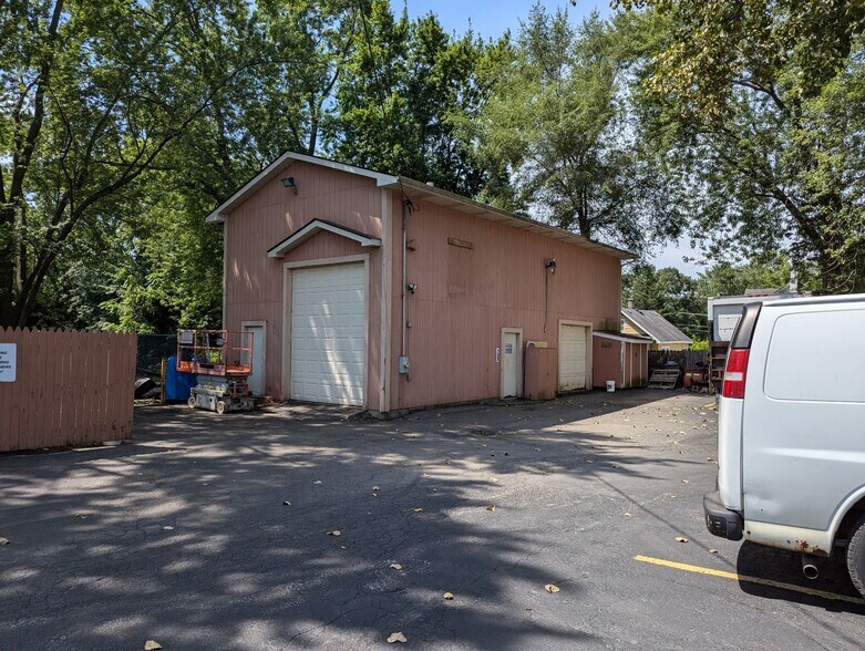 More Photos Of 1116-1122 Diamond Lake Rd, Mundelein Restaurant For Sale