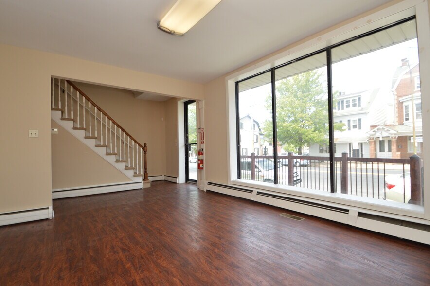 More Photos Of 126-128 E Broad St, Bethlehem Office Residential For Sale