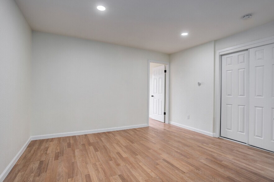 More Photos Of 5661 W Green Meadows Pl, Denver Apartments For Sale