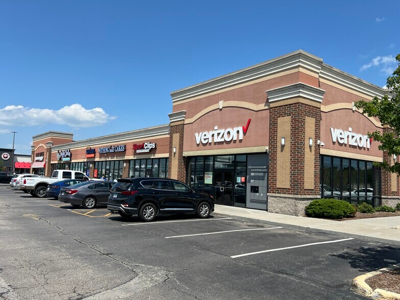 More Photos Of 900 N Kinzie Ave, Bradley Unknown For Lease