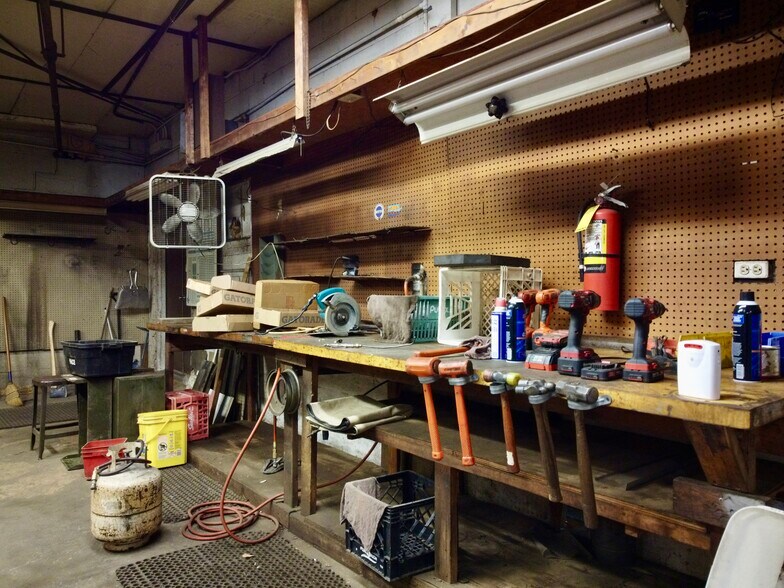 More Photos Of 3560 NW Highway 20, Conyers General Retail For Sale