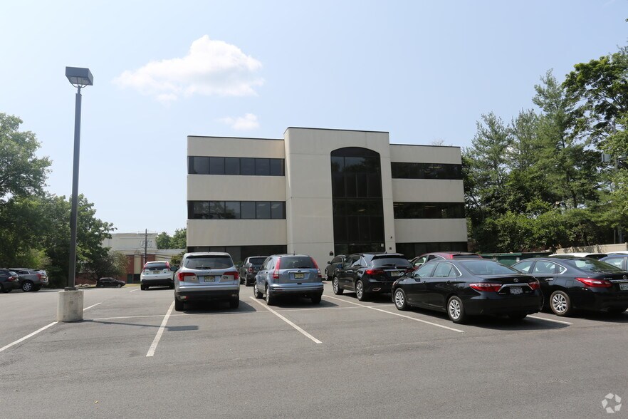 More Photos Of 160 Littleton Rd, Parsippany Office For Lease