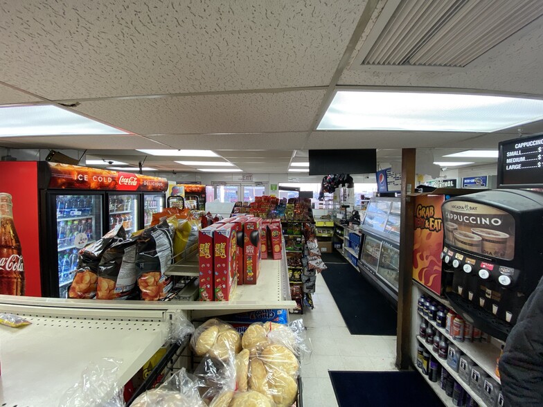 More Photos Of 1211 E Lewis St, Pasco Convenience Store For Sale