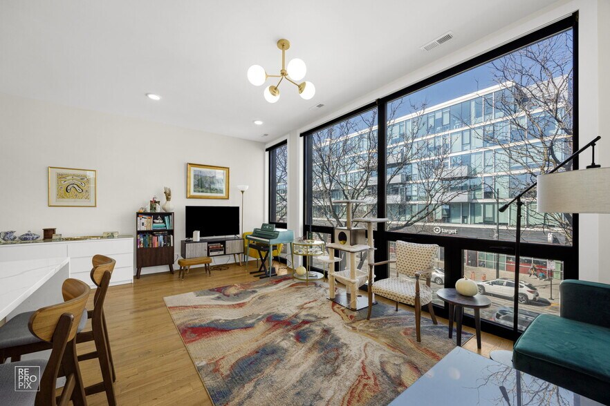 More Photos Of 1653 W Division St, Chicago Storefront Retail Residential For Sale