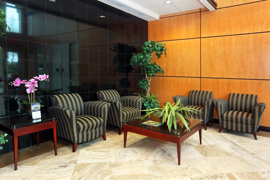 More Photos Of 12450 Roosevelt Blvd, Saint Petersburg Office Residential For Lease