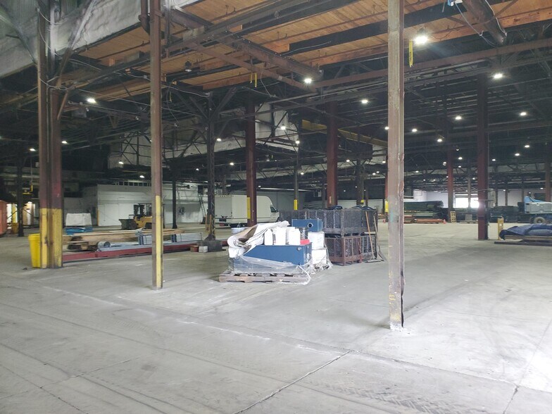 More Photos Of 1301 Raspberry St, Erie Warehouse For Lease