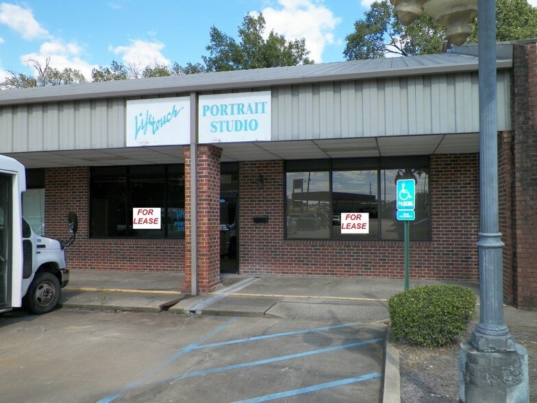 More Photos Of 2424 Old Sterlington Rd, Monroe Freestanding For Lease