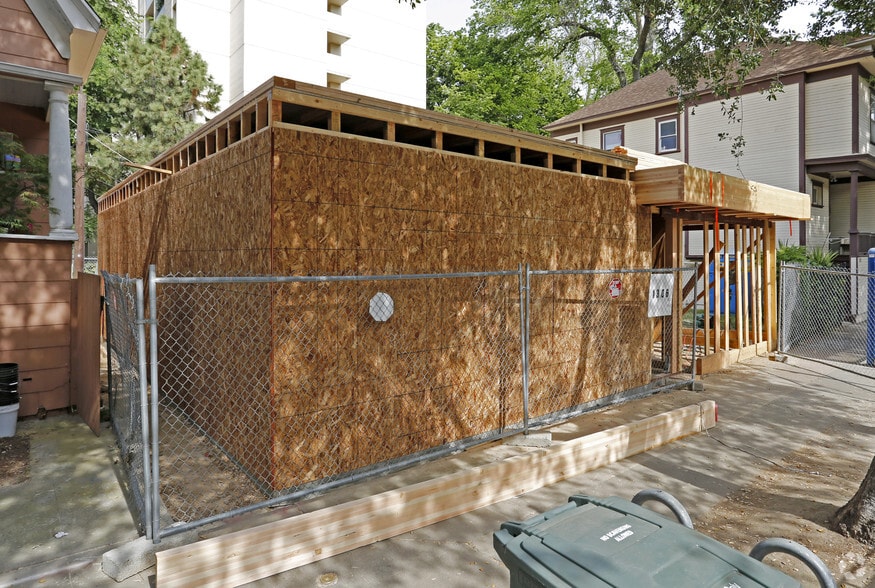 More Photos Of 1304-1306 19th St, Sacramento Office Residential For Sale