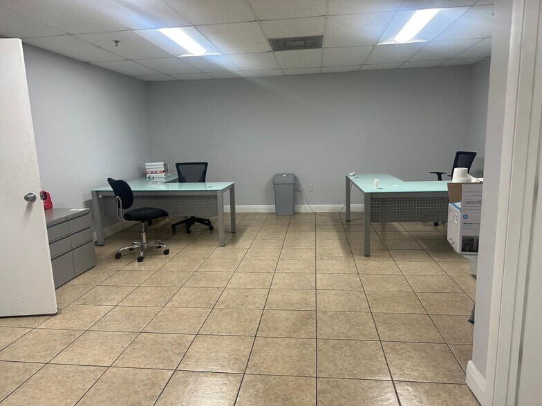 More Photos Of 8292-8320 NW 14th St, Doral Warehouse For Lease