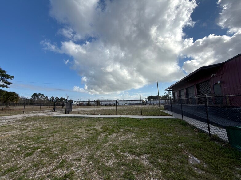 More Photos Of 4020 Jefferson Ave, Moss Point Distribution For Lease
