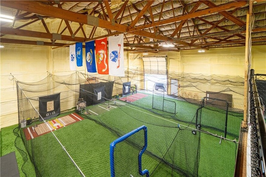 More Photos Of 1704 Center St, Saint Joseph Warehouse For Sale