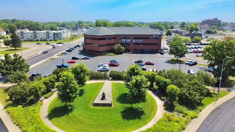 More Photos Of 400 N High St, Muncie Office For Sale