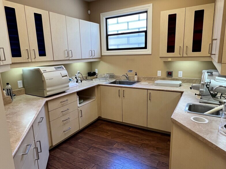 More Photos Of 652-670 E Santa Clara St, San Jose Medical For Sale