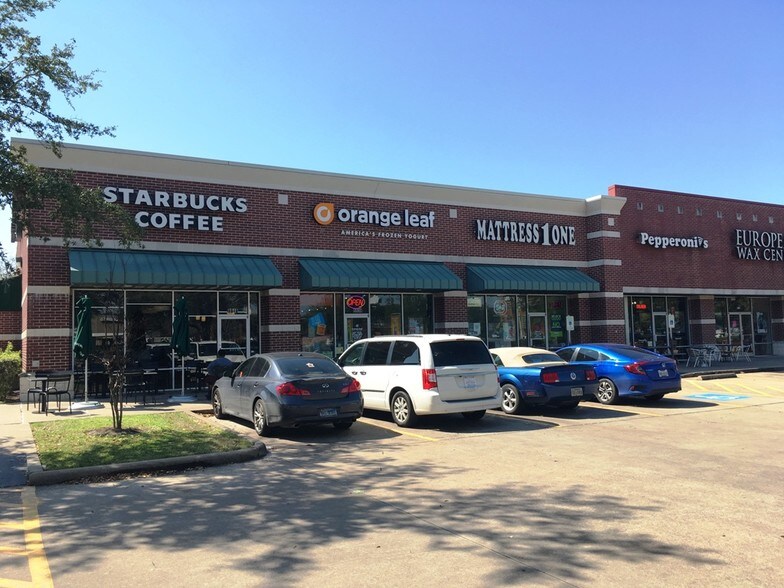 More Photos Of 5900-6000 Hwy 6, Missouri City Department Store For Lease