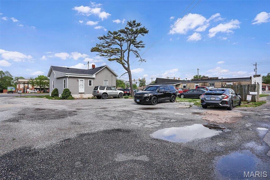 More Photos Of 2112 S Center St, Maryville Restaurant For Sale