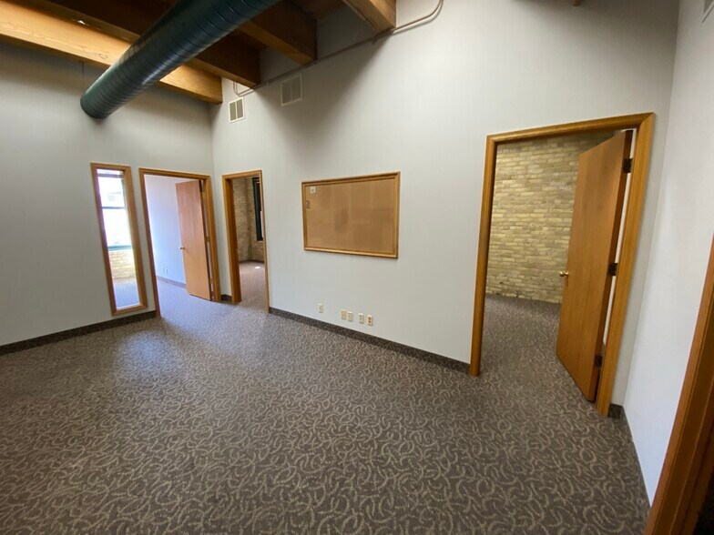 More Photos Of 413 Wacouta St, Saint Paul Office Residential For Lease
