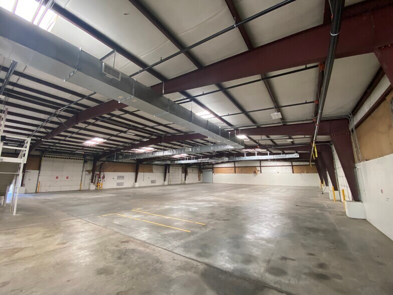 More Photos Of 2103 US-190 Hwy, Hammond Showroom For Sale
