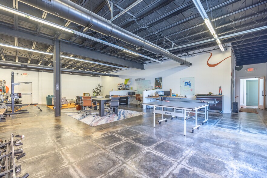 More Photos Of 46 Aston St, Asheville Light Manufacturing For Lease