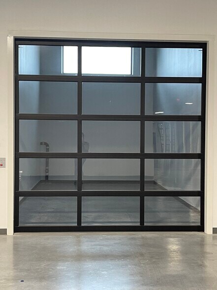 More Photos Of 4229 FM 620, Austin Showroom For Sale