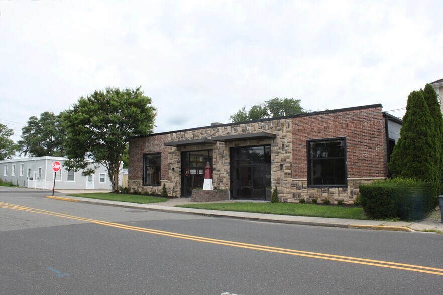 Primary Photo Of 6 Stockton Lake Blvd, Manasquan Showroom For Lease