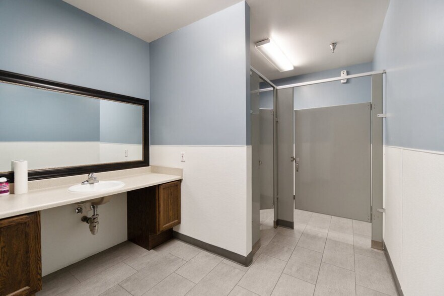 More Photos Of 1190 N Del Rio Pl, Ontario Warehouse For Sale