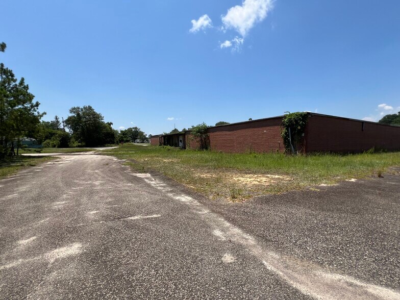 More Photos Of 3649 Main Hwy, Bamberg Distribution For Sale