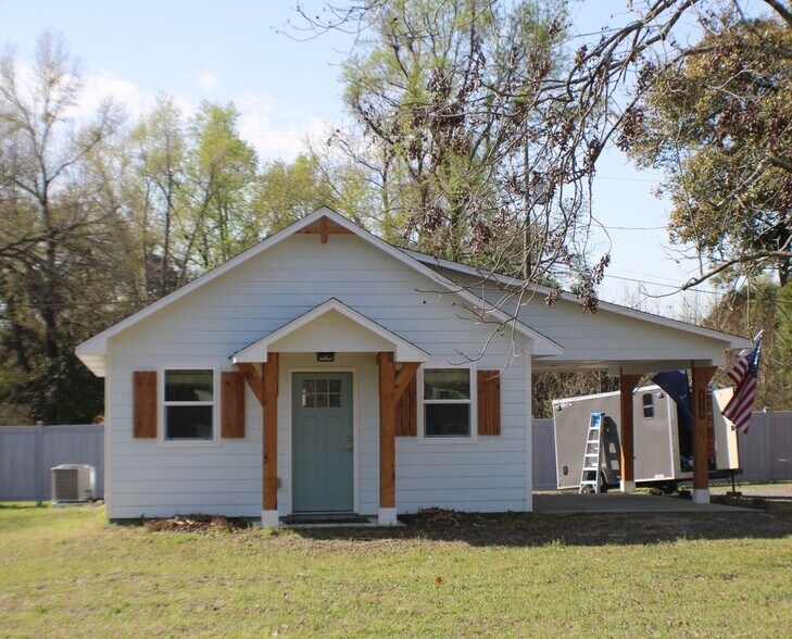 More Photos Of 306 N Live Oak Dr, Moncks Corner Flex For Sale