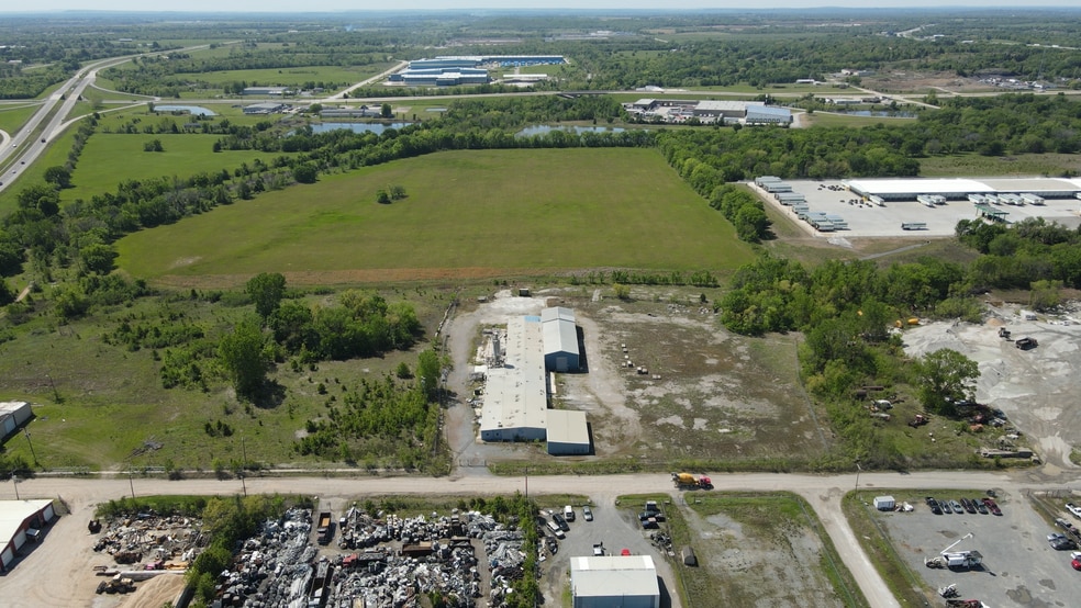 More Photos Of 611 Azalea Dr, Muskogee Warehouse For Sale