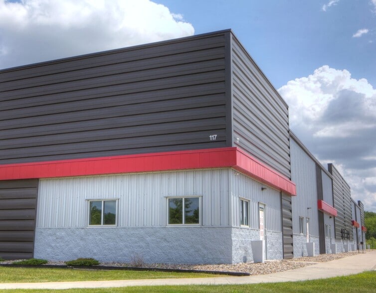 More Photos Of 117 SE Lorenz Dr, Ankeny Research And Development For Lease