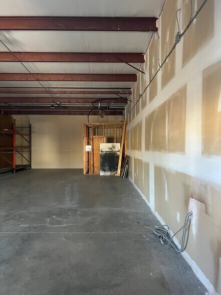 More Photos Of 1585 Industrial Blvd, Madison Warehouse For Lease