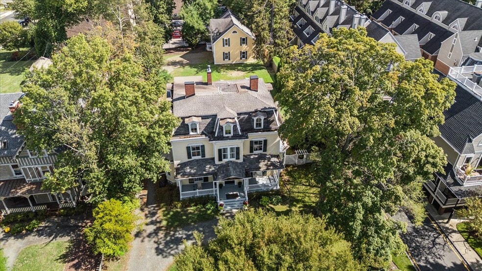 More Photos Of 21 Franklin Pl, Morristown Office For Sale