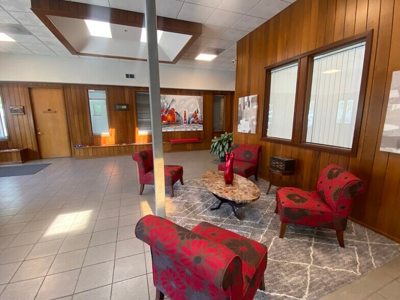 More Photos Of 9244 Old State Hwy, Newcastle Office Residential For Lease