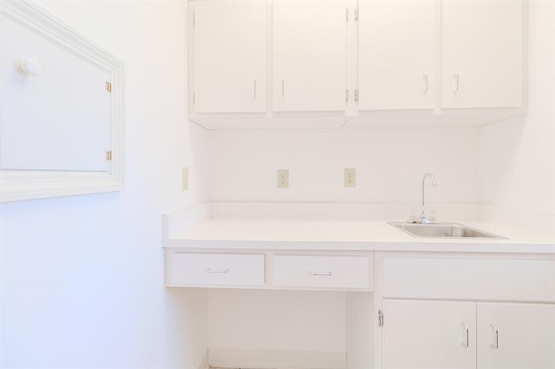 More Photos Of 1027 W Main St, Mount Pleasant Medical For Sale