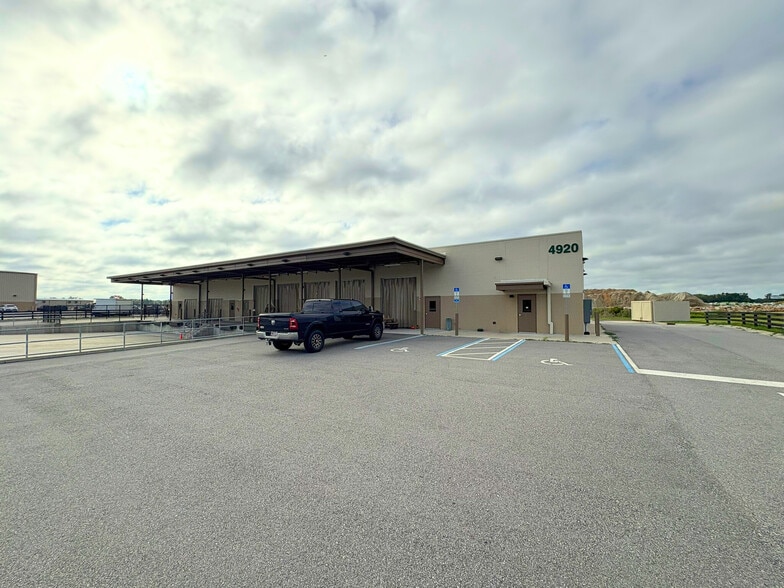 Primary Photo Of 4920 Orba Dr, The Villages Warehouse For Lease