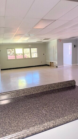 More Photos Of 109 S Hall St, Warrenton Loft Creative Space For Lease