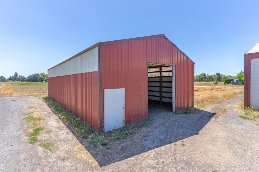 More Photos Of 6494 Windsor Island Rd N, Keizer Manufacturing For Lease