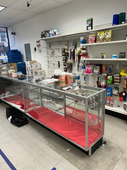 More Photos Of 4510 5th Ave, Brooklyn Storefront Retail Residential For Lease