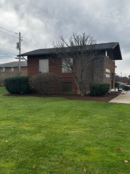 More Photos Of 1520 Rochester Rd, Farmington Medical For Lease