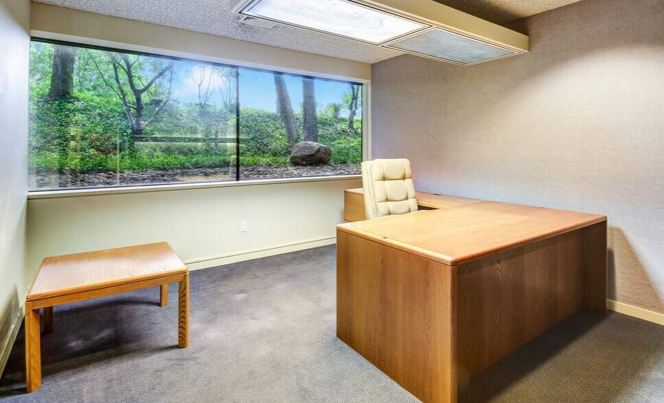 More Photos Of 1 Cadence Park Plz, Michigan City Office For Lease