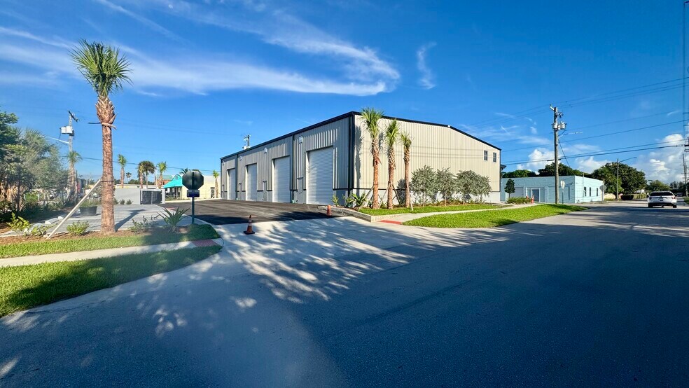 More Photos Of 301 Florida Ave, Fort Pierce Flex For Lease
