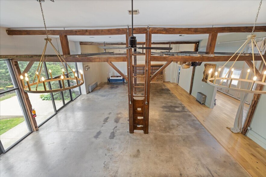 More Photos Of 80 Gravel Pike, Red Hill Office For Lease