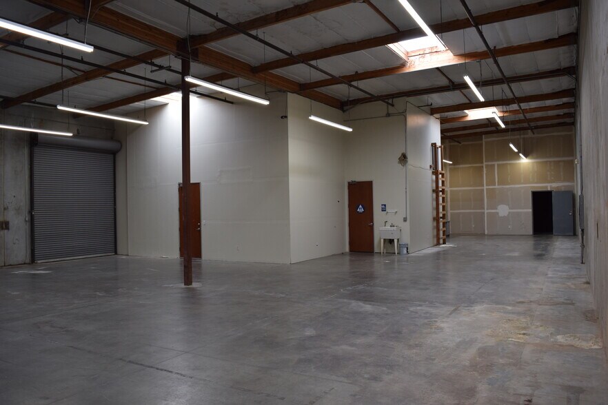 More Photos Of 572 Martin Ave, Rohnert Park Flex For Lease